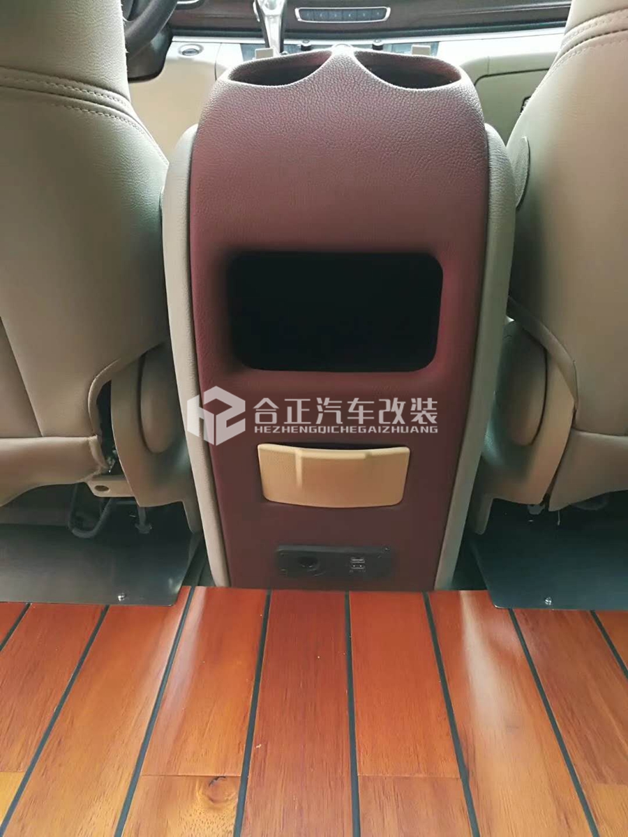 别克GL8专用扶手箱,纯手工制作,带电动暗盒 别克GL8专用扶手箱,纯手工制作,带电动暗盒