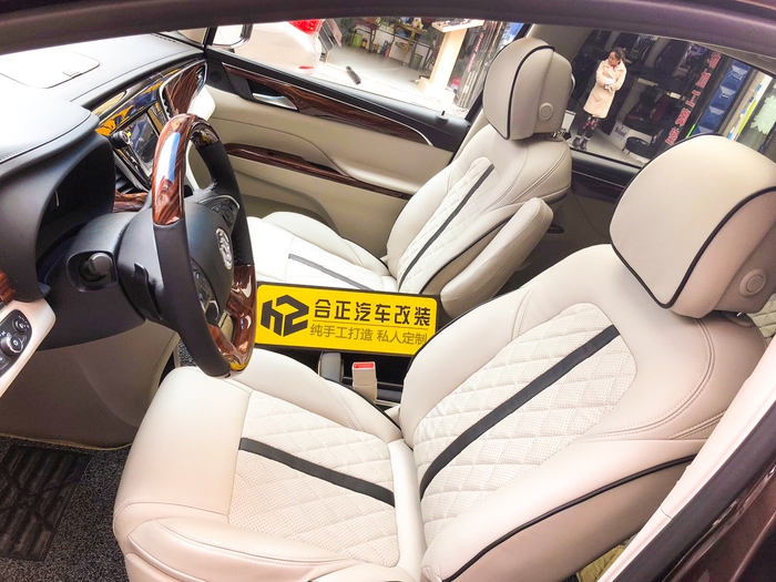 别克GL8内饰2.jpg