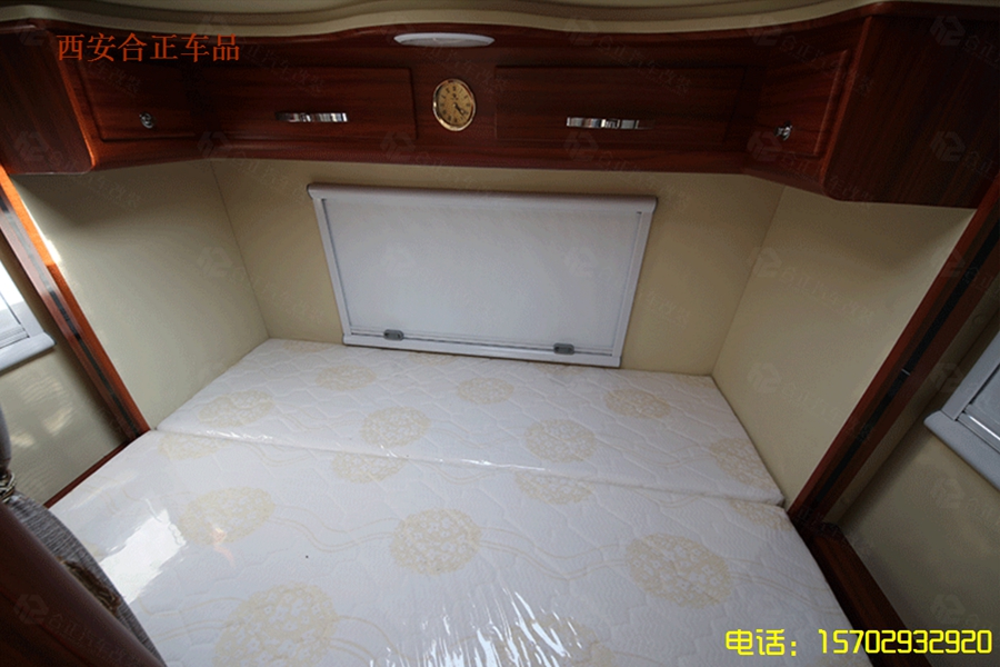 奔驰礼遇双拓展房车 (6).jpg