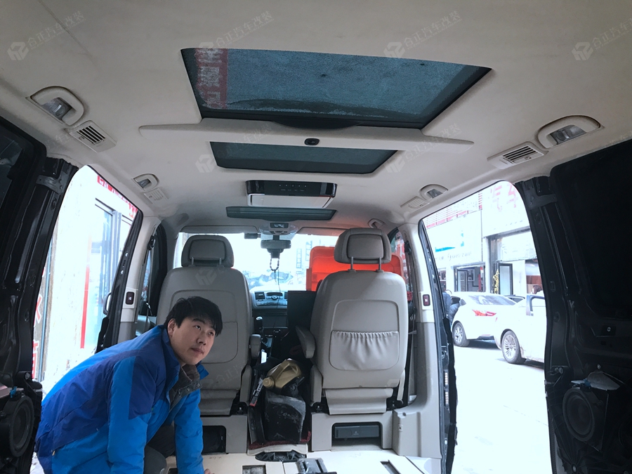奔驰改扶手木地板水印 (7).jpg